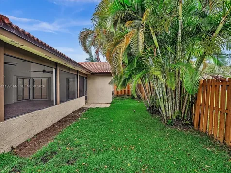 2158 Baton Rouge Weston FL 33326