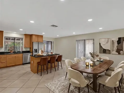 2158 Baton Rouge Weston FL 33326