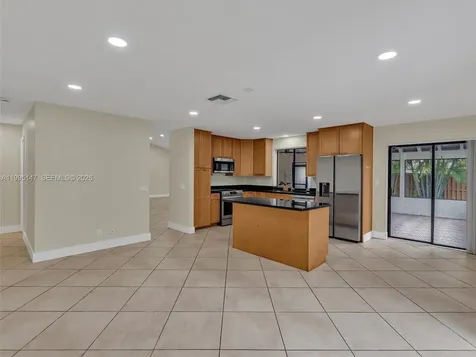 2158 Baton Rouge Weston FL 33326