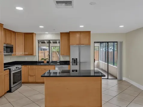 2158 Baton Rouge Weston FL 33326