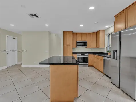 2158 Baton Rouge Weston FL 33326