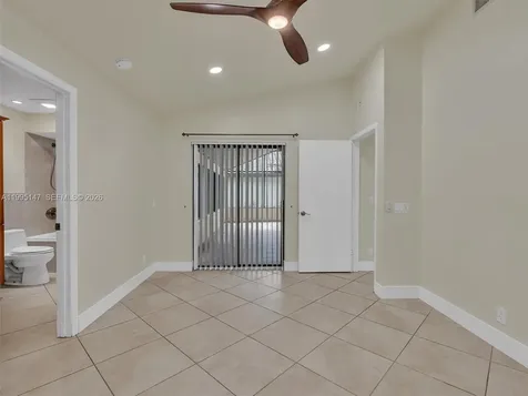 2158 Baton Rouge Weston FL 33326