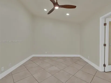 2158 Baton Rouge Weston FL 33326