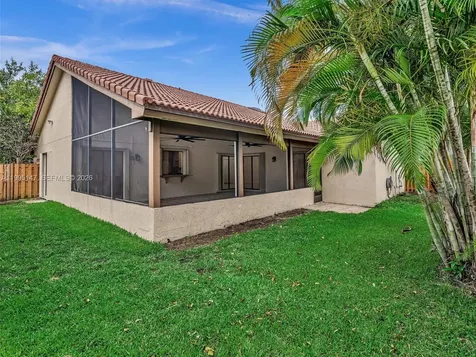 2158 Baton Rouge Weston FL 33326