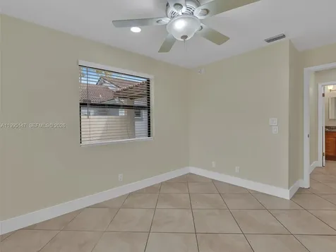 2158 Baton Rouge Weston FL 33326
