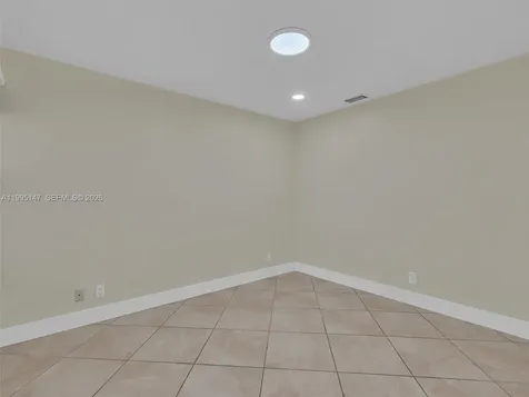 2158 Baton Rouge Weston FL 33326