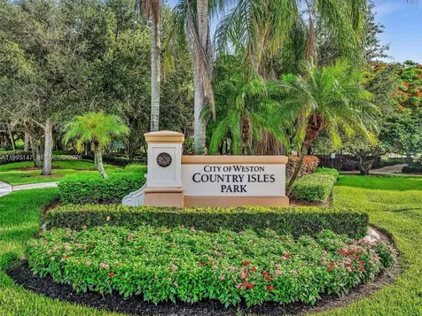 2158 Baton Rouge Weston FL 33326