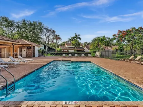 2158 Baton Rouge Weston FL 33326
