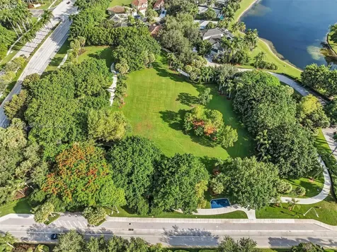 2158 Baton Rouge Weston FL 33326