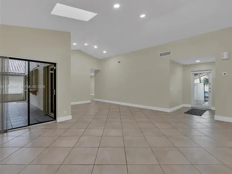 2158 Baton Rouge Weston FL 33326