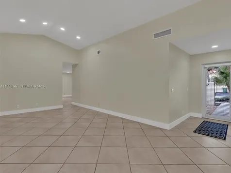 2158 Baton Rouge Weston FL 33326