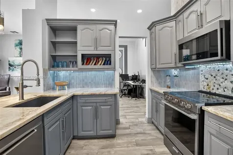 284 SW 180th Avenue Pembroke Pines FL 33029