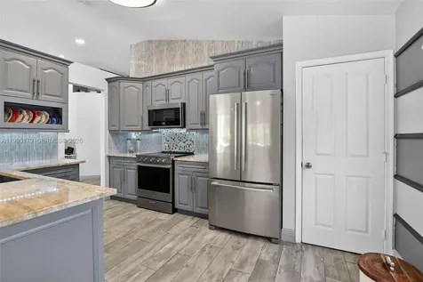 284 SW 180th Avenue Pembroke Pines FL 33029