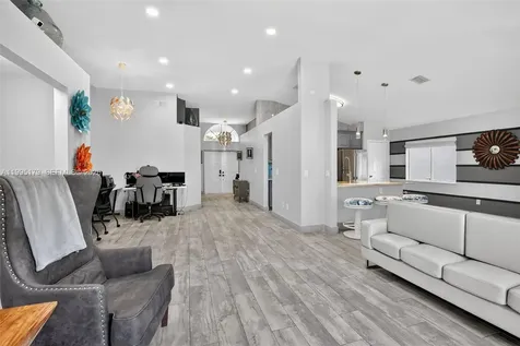 284 SW 180th Avenue Pembroke Pines FL 33029