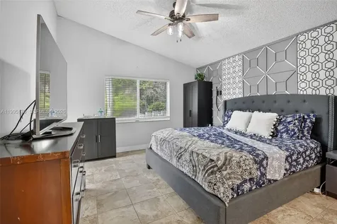 284 SW 180th Avenue Pembroke Pines FL 33029