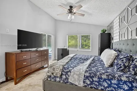 284 SW 180th Avenue Pembroke Pines FL 33029