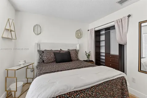 284 SW 180th Avenue Pembroke Pines FL 33029