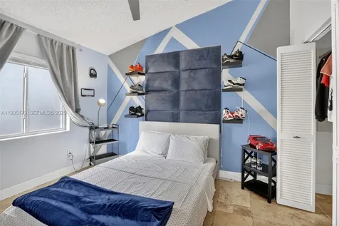 284 SW 180th Avenue Pembroke Pines FL 33029