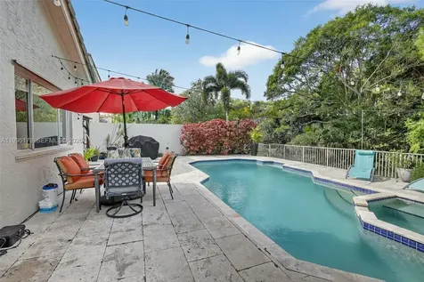 284 SW 180th Avenue Pembroke Pines FL 33029