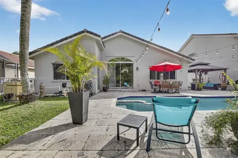 284 SW 180th Avenue Pembroke Pines FL 33029