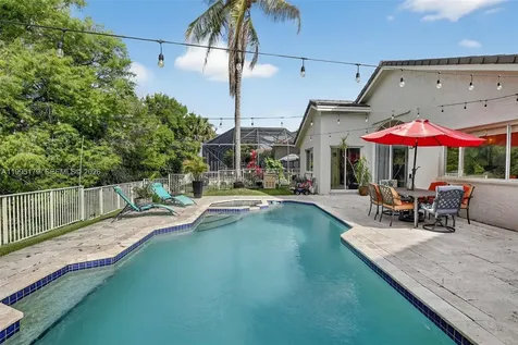 284 SW 180th Avenue Pembroke Pines FL 33029