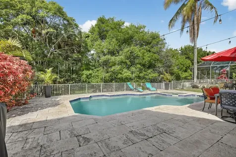 284 SW 180th Avenue Pembroke Pines FL 33029