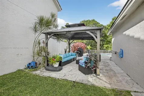 284 SW 180th Avenue Pembroke Pines FL 33029