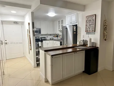 100 Bayview Drive Sunny Isles Beach FL 33160