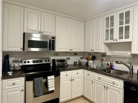 100 Bayview Drive Sunny Isles Beach FL 33160