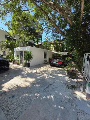 2848 SW 22nd Avenue Miami FL 33133