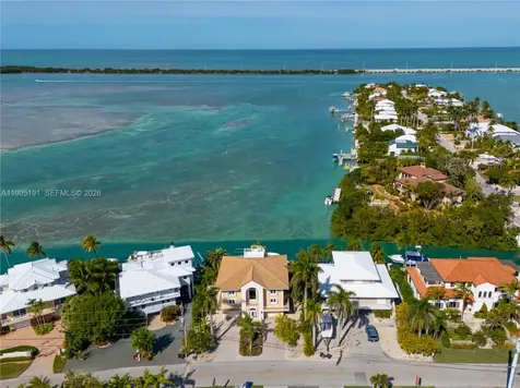 226 Corsair Road Duck FL 33050