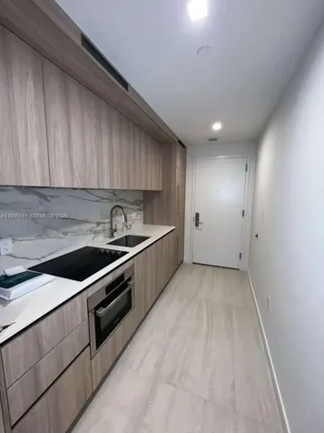 77 SE 5th Miami FL 33131