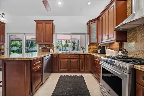 9600 NW 18th Street Plantation FL 33322