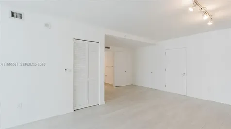 31 SE 6th Street Miami FL 33131
