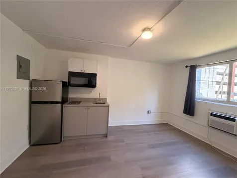 143 SW 9th Street Miami FL 33130