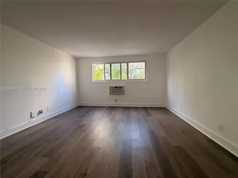 143 SW 9th Street Miami FL 33130