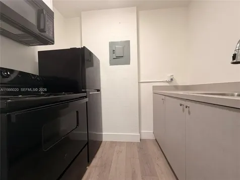 143 SW 9th Street Miami FL 33130