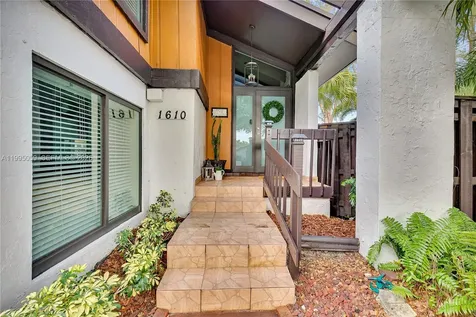 1610 W Sandpiper Circle Pembroke Pines FL 33026