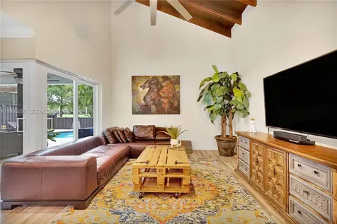 1610 W Sandpiper Circle Pembroke Pines FL 33026