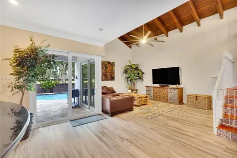 1610 W Sandpiper Circle Pembroke Pines FL 33026