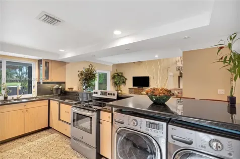 1610 W Sandpiper Circle Pembroke Pines FL 33026