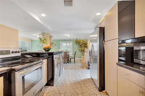 1610 W Sandpiper Circle Pembroke Pines FL 33026