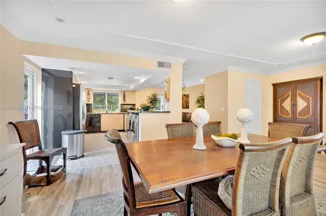 1610 W Sandpiper Circle Pembroke Pines FL 33026