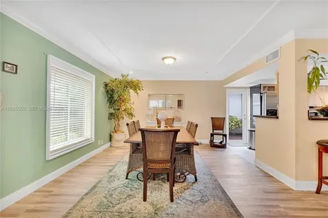 1610 W Sandpiper Circle Pembroke Pines FL 33026