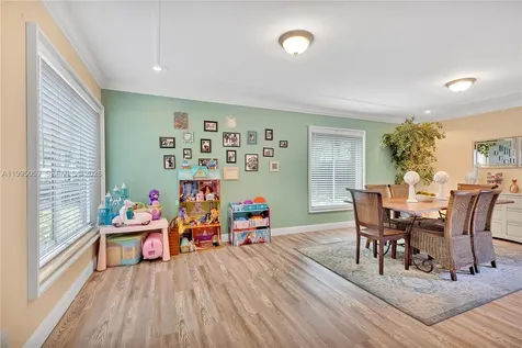 1610 W Sandpiper Circle Pembroke Pines FL 33026