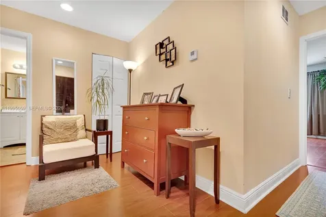 1610 W Sandpiper Circle Pembroke Pines FL 33026