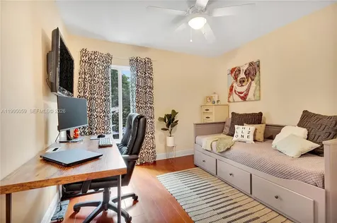 1610 W Sandpiper Circle Pembroke Pines FL 33026