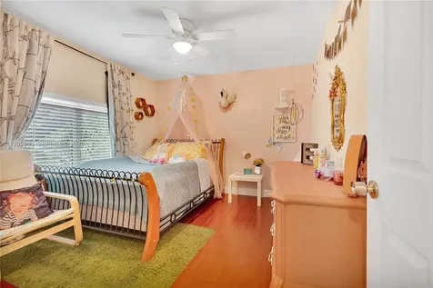 1610 W Sandpiper Circle Pembroke Pines FL 33026