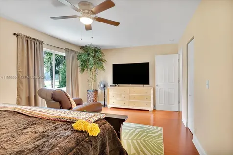 1610 W Sandpiper Circle Pembroke Pines FL 33026