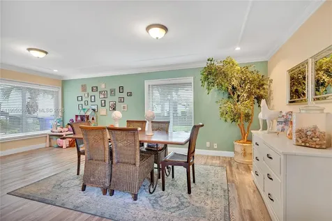 1610 W Sandpiper Circle Pembroke Pines FL 33026
